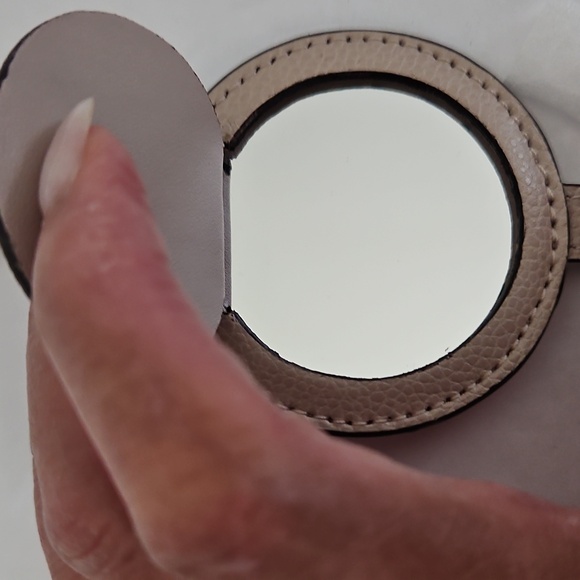 Kate Spade NY NIP Compact Mirror Key Fob - Picture 6 of 6